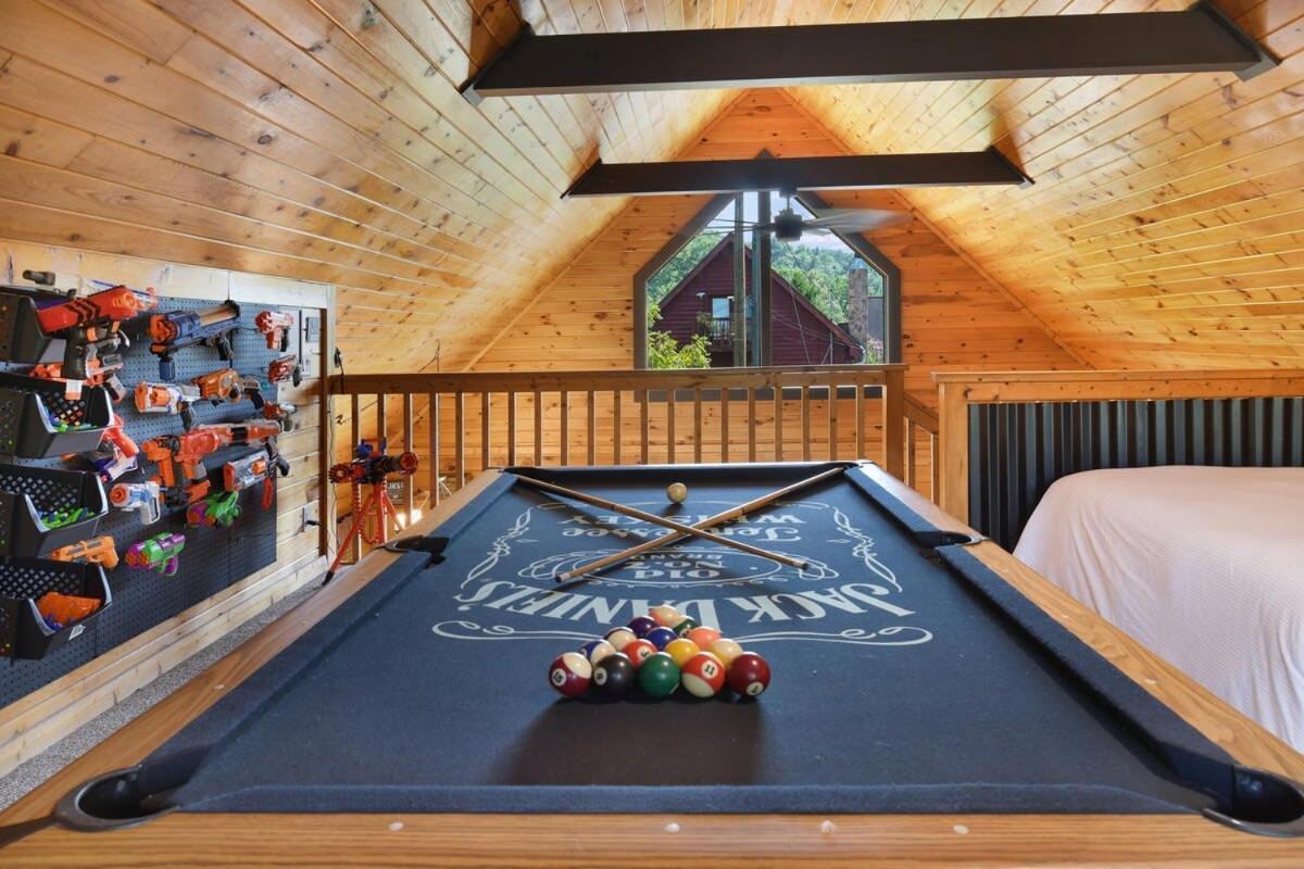 Ryes And Shine Bootlegger'S Cabin! Hot Tub* Pool* Arcade* Billiards *Ev * Pet Friendly Sevierville Exterior foto
